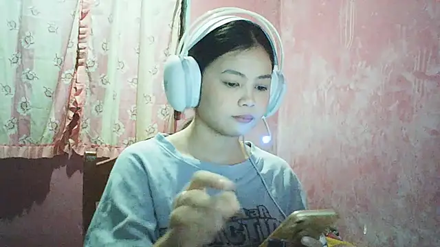 Snapshot of DessertFlower chatting on April 26, 2026, 3:48 am DessertFlower online show from April 26, 2026, 3:48 am