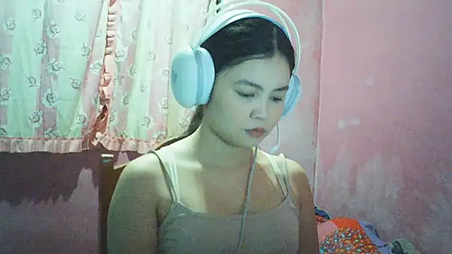Snapshot of DessertFlower chatting on May 9, 2026, 3:56 am DessertFlower online show from May 9, 2026, 3:56 am