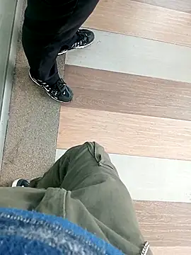 Snapshot of Damiianm chatting on February 25, 2026, 1:10 pm Damiianm online show from February 25, 2026, 1:10 pm