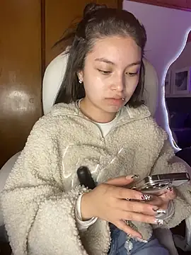 Mady Pink online show from April 16, 2026, 3:29 am