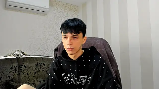 Snapshot of ClarkBev chatting on February 24, 2026, 7:50 am ClarkBev online show from February 24, 2026, 7:50 am