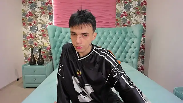 ClarkBev online show from April 4, 2026, 7:06 am