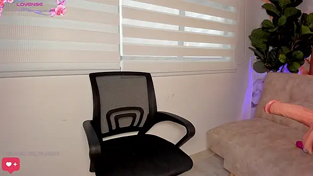 Snapshot of Antonella_Moretti_ chatting on February 28, 2026, 4:30 pm Antonella Moretti online show from February 28, 2026, 4:30 pm