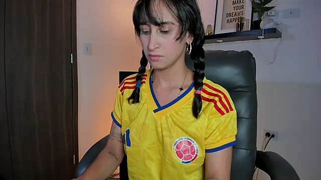 Snapshot of Antonella_Moretti_ chatting on June 25, 2026, 3:28 am Antonella Moretti online show from June 25, 2026, 3:28 am