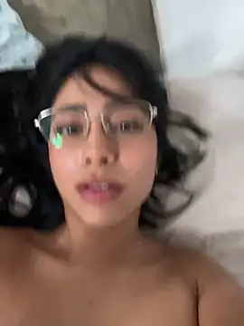 Snapshot of Linarodri chatting on May 15, 2026, 9:00 pm Linarodri online show from May 15, 2026, 9:00 pm