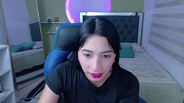 Snapshot of ivvoncute chatting on June 23, 2026, 12:52 am ivvoncute online show from June 23, 2026, 12:52 am