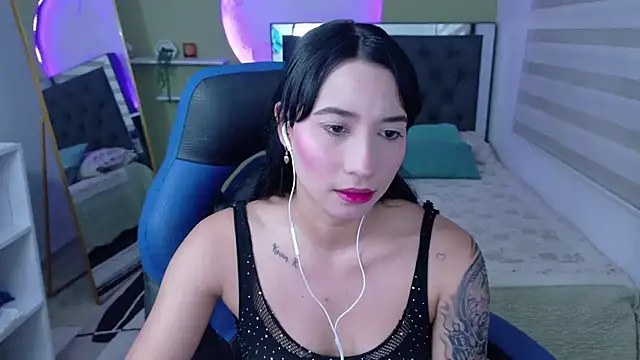 Snapshot of ivvoncute chatting on June 26, 2026, 1:43 am ivvoncute online show from June 26, 2026, 1:43 am