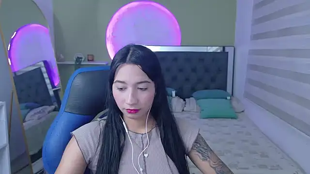 Snapshot of ivvoncute chatting on July 5, 2026, 1:45 am ivvoncute online show from July 5, 2026, 1:45 am