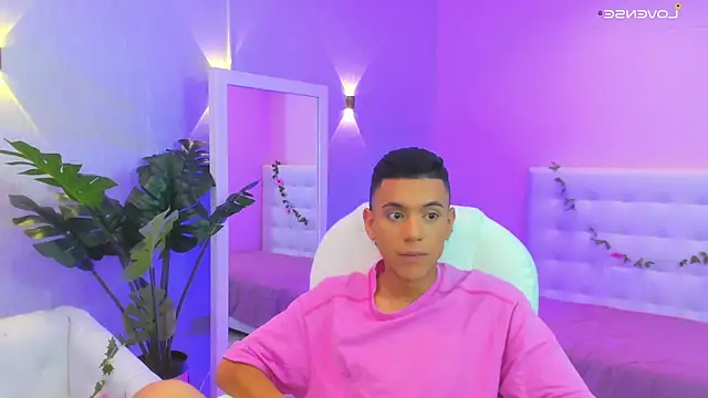 dominicjonnes online show from March 28, 2026, 3:44 pm