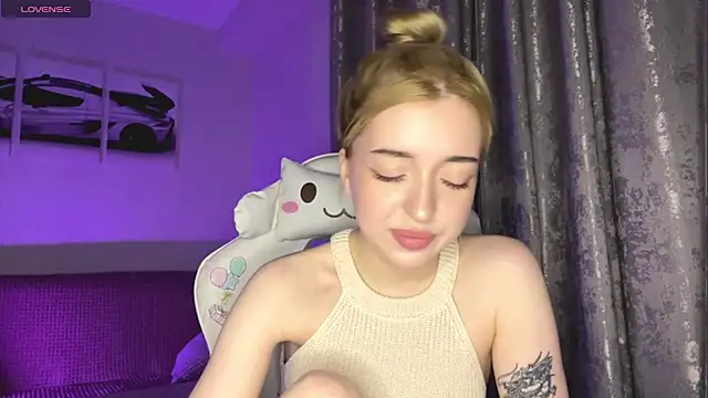 EllianaMiller online show from March 1, 2026, 10:23 pm