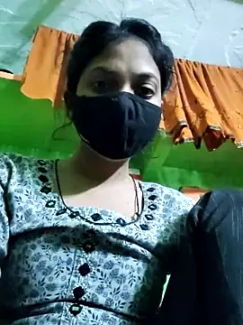 Snapshot of Cute_aroshi chatting on April 17, 2026, 12:35 am Cute aroshi online show from April 17, 2026, 12:35 am