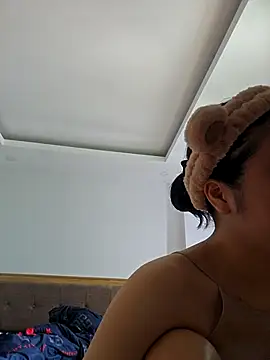 Snapshot of Halyken chatting on February 22, 2026, 4:46 am Halyken online show from February 22, 2026, 4:46 am