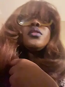 Snapshot of MadameXtasy chatting on February 26, 2026, 6:01 am MadameXtasy online show from February 26, 2026, 6:01 am