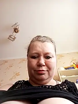 Snapshot of KiraStanton chatting on March 5, 2026, 12:45 pm KiraStanton online show from March 5, 2026, 12:45 pm