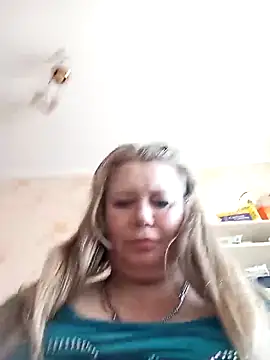 Snapshot of KiraStanton chatting on March 26, 2026, 10:43 am KiraStanton online show from March 26, 2026, 10:43 am