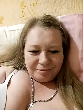 Snapshot of KiraStanton chatting on April 15, 2026, 8:09 pm KiraStanton online show from April 15, 2026, 8:09 pm