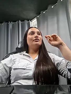 Snapshot of Roxana_ass chatting on February 25, 2026, 1:43 pm Roxana ass online show from February 25, 2026, 1:43 pm