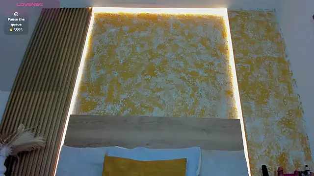 julietta pink online show from March 31, 2026, 11:32 am