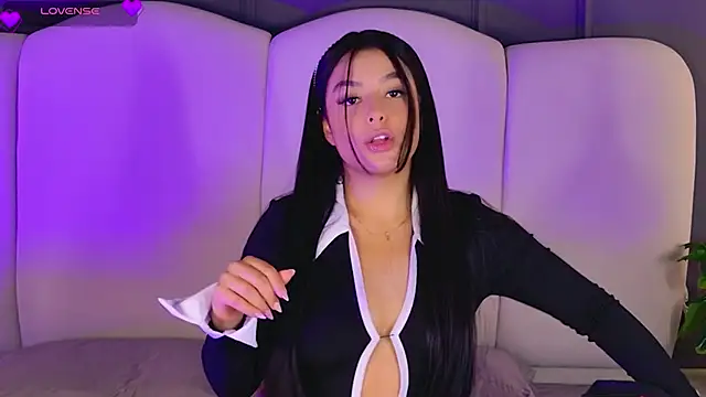 BrunaMonroee online show from April 15, 2026, 3:52 pm