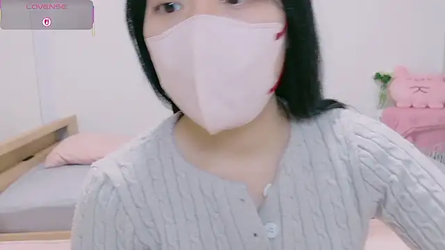 natsuka-chan online show from April 14, 2026, 11:05 am