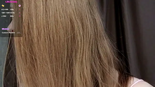 Snapshot of LeslieShay chatting on April 15, 2026, 7:32 pm LeslieShay online show from April 15, 2026, 7:32 pm