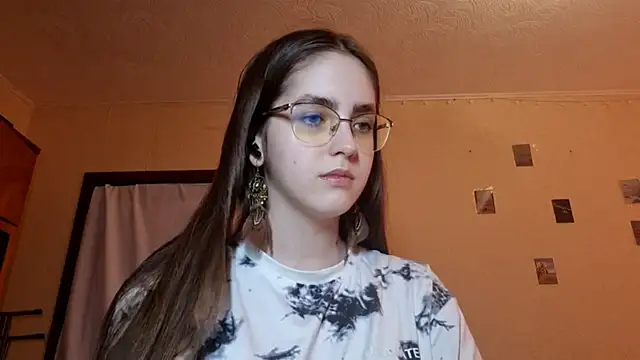 Snapshot of Katelemon chatting on March 6, 2026, 12:23 pm Katelemon online show from March 6, 2026, 12:23 pm