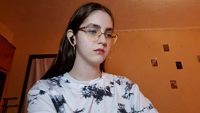 Snapshot of Katelemon chatting on March 7, 2026, 12:24 pm Katelemon online show from March 7, 2026, 12:24 pm