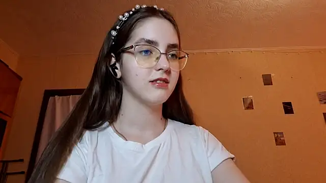 Snapshot of Katelemon chatting on March 8, 2026, 12:31 pm Katelemon online show from March 8, 2026, 12:31 pm