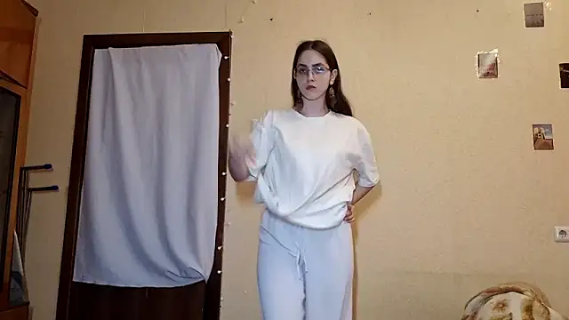 Snapshot of Katelemon chatting on March 20, 2026, 2:44 pm Katelemon online show from March 20, 2026, 2:44 pm