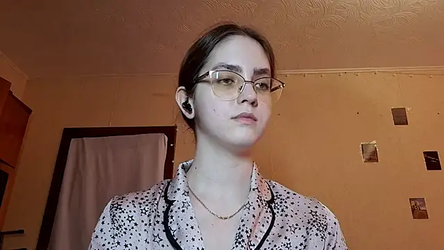 Snapshot of Katelemon chatting on April 3, 2026, 11:19 am Katelemon online show from April 3, 2026, 11:19 am