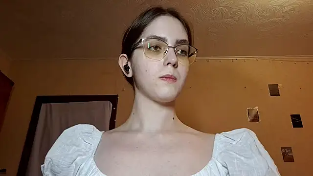 Snapshot of Katelemon chatting on April 5, 2026, 2:14 pm Katelemon online show from April 5, 2026, 2:14 pm