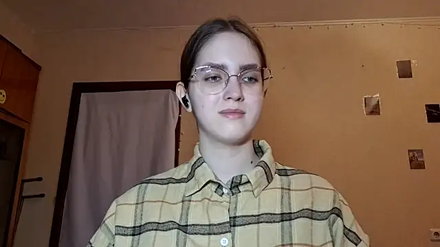 Snapshot of Katelemon chatting on April 13, 2026, 2:55 pm Katelemon online show from April 13, 2026, 2:55 pm