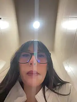 Snapshot of susi_chimm chatting on July 9, 2026, 1:37 pm susi chimm online show from July 9, 2026, 1:37 pm