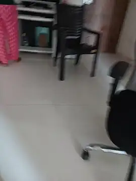 Queenlipx online show from March 13, 2026, 5:03 am