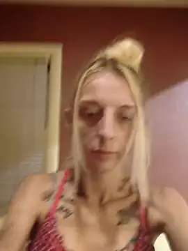 Snapshot of blonde_bunny977 chatting on August 8, 2026, 1:41 am blonde bunny977 online show from August 8, 2026, 1:41 am