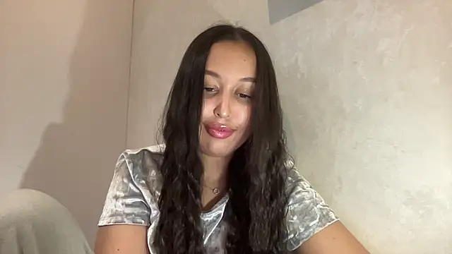 Snapshot of Dana_005 chatting on May 6, 2026, 8:25 pm Dana 005 online show from May 6, 2026, 8:25 pm