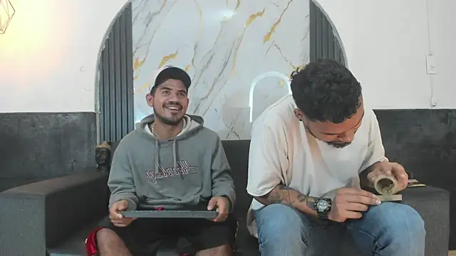 Latins on fire online show from April 15, 2026, 7:58 pm