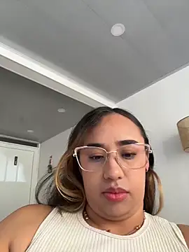 Snapshot of Eyssha chatting on February 26, 2026, 2:49 pm Eyssha online show from February 26, 2026, 2:49 pm