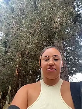 Snapshot of Eyssha chatting on March 24, 2026, 12:10 pm Eyssha online show from March 24, 2026, 12:10 pm