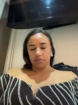 Snapshot of Eyssha chatting on March 27, 2026, 9:21 am Eyssha online show from March 27, 2026, 9:21 am