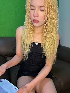 loirinha atrevida online show from March 3, 2026, 11:38 am