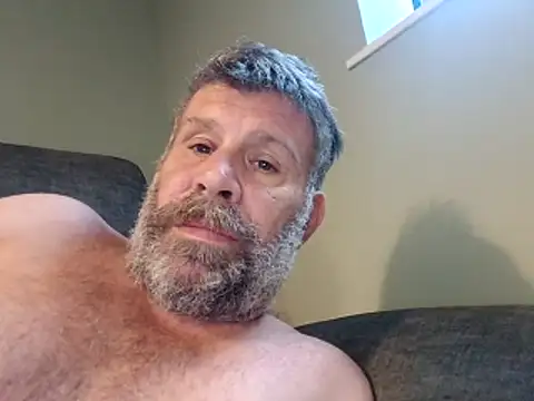 stud2512 online show from June 1, 2026, 7:15 pm