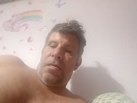 Snapshot of stud2512 chatting on June 19, 2026, 8:23 pm stud2512 online show from June 19, 2026, 8:23 pm