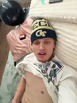 Snapshot of PAPITRVN chatting on February 27, 2026, 9:04 pm PAPITRVN online show from February 27, 2026, 9:04 pm