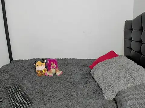 Snapshot of LatinaQueen23 chatting on March 9, 2026, 1:59 pm LatinaQueen23 online show from March 9, 2026, 1:59 pm