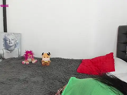 Snapshot of LatinaQueen23 chatting on March 14, 2026, 1:49 pm LatinaQueen23 online show from March 14, 2026, 1:49 pm