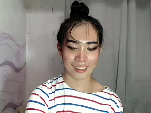 Snapshot of Royalty_marcela6969 chatting on May 20, 2026, 8:20 am Royalty marcela6969 online show from May 20, 2026, 8:20 am