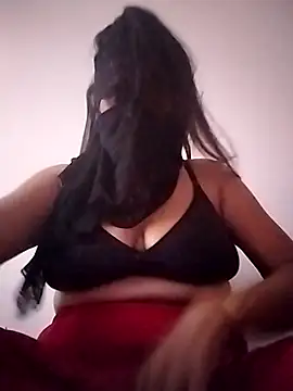 Snapshot of Shanuhotx chatting on March 5, 2026, 10:44 am Shanuhotx online show from March 5, 2026, 10:44 am