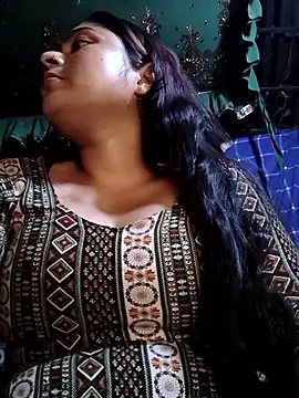 Snapshot of Aanushaka chatting on April 25, 2026, 12:08 pm Aanushaka online show from April 25, 2026, 12:08 pm