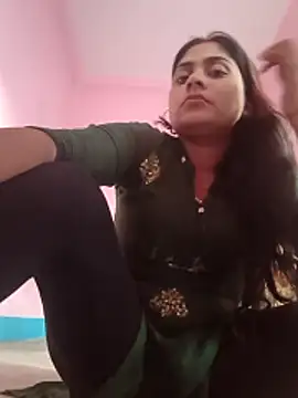 Snapshot of Aanushaka chatting on May 9, 2026, 12:27 am Aanushaka online show from May 9, 2026, 12:27 am